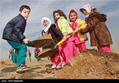 آیین روز درختکاری در مشهد