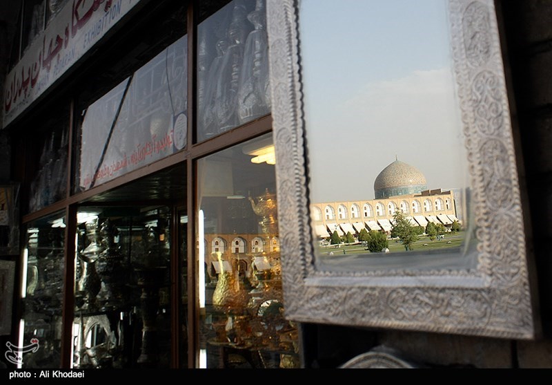 میدان امام (ره) به‌عنوان بازار بزرگ صنایع‌دستی معرفی می‌شود