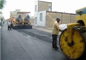 اجرای عملیات لکه‌گیری و بهسازی معابر شهر ایرانشهر