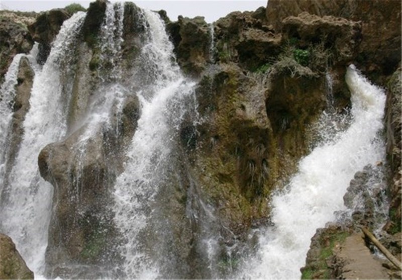 آبشار شیخ علیخان یکی از صدها جاذبه طبیعی چهارمحال و بختیاری