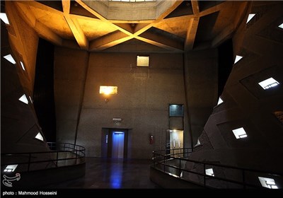 مجموعه فرهنگی هنری برج آزادی