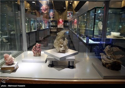 موزه سنگ و گوهر مجموعه فرهنگی هنری برج آزادی
