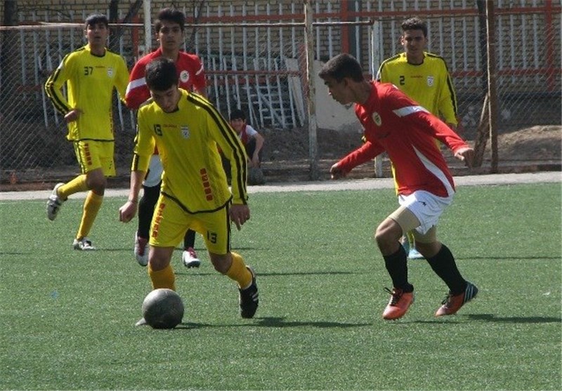 تیم فوتبال حافظ شیراز برابرشاهین بوشهر به پیروزی رسید