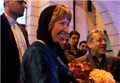 کاترین اشتون با اسقف اعظم مسیحیان اصفهان دیدار کرد