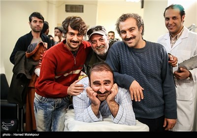 محسن تنابنده، سیروس مقدم، احمد مهرانفر و مهران احمدی در پشت صحنه سریال پایتخت 3
