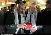 علی لاریجانی و سردار غیب پرور در مراسم یادواره شهدای غواص و آبی خاکی استان فارس