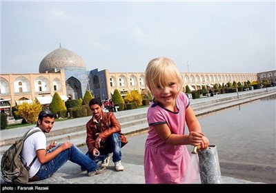 سرزمین مادری / میدان امام خمینی (ره) - اصفهان