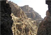 ورزشکاران بسیجی همدان به ارتفاعات بازی دراز کرمانشاه صعود کردند