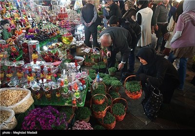  Iranian People Preparing for New Year