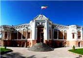 حلول معماری سنتی و دلنشین در ساختمان قدیم شهرداری خوی + تصاویر