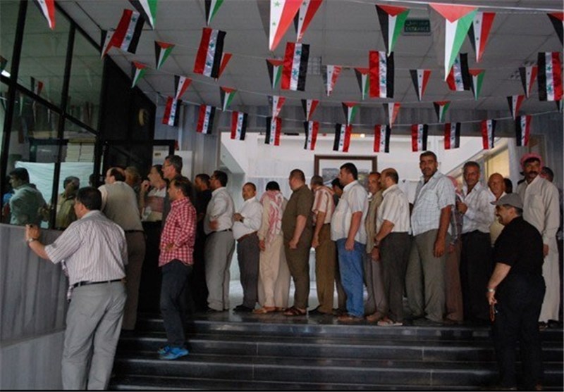 صفهای طولانی مقابل شعب اخذ رای در دمشق علی رغم گرمای هوا