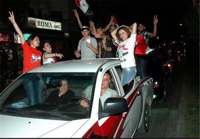 سوری‌های مقیم لبنان و اردن پیروزی بشار اسد را جشن گرفتند