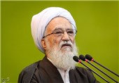 دریافت‌کنندگان حقوقهای نجومی لیاقت مسئولیت ندارند/افزایش توان تهاجمی حق مسلم ایران است