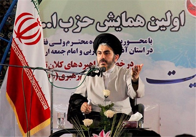 استمداد امام جمعه ارومیه از مردم برای تحقق منویات مقام معظم رهبری