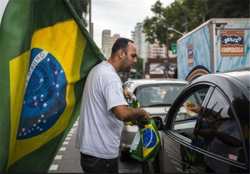تعطیلی برزیل و آتش بازی در شهر به خاطر گل‌های نیمار
