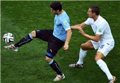 برتری اروگوئه مقابل انگلیس در نیمه نخست