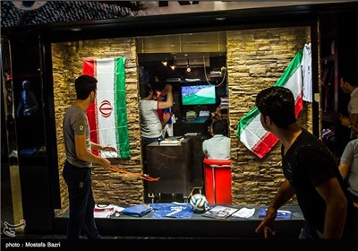 تماشای دیدار تیم های ملی فوتبال ایران و آرژانتین