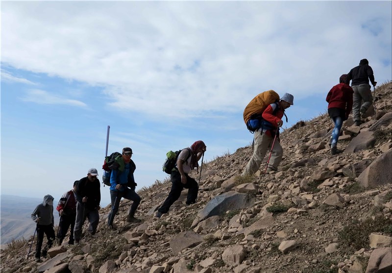 صعود 9 کوهنورد قم به قله کازبک گرجستان