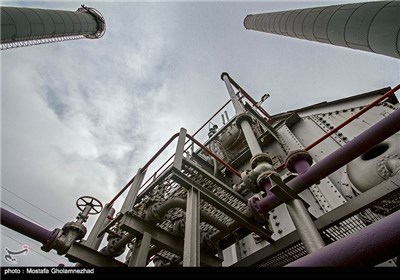 میدان نفتی مسجد سلیمان اولین و قدیمیترین میدان نفتی در خاورمیانه، در شهرستان مسجد سلیمان و در استان خوزستان واقع است. این میدان در سال ۱۲۸۷ خورشیدی توسط یک شرکت انگلیسی کشف و کار خود را آغاز نمود. از سال ۱۹۰۸ تا سال ۱۹۲۸ میلادی، تمام نفت تولیدی ایران از میدان نفتی مسجدسلیمان استخراج میگردید.