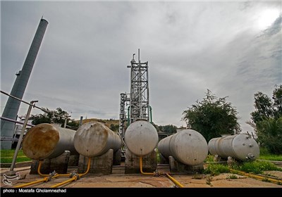 میدان نفتی مسجد سلیمان اولین و قدیمیترین میدان نفتی در خاورمیانه، در شهرستان مسجد سلیمان و در استان خوزستان واقع است. این میدان در سال ۱۲۸۷ خورشیدی توسط یک شرکت انگلیسی کشف و کار خود را آغاز نمود. از سال ۱۹۰۸ تا سال ۱۹۲۸ میلادی، تمام نفت تولیدی ایران از میدان نفتی مسجدسلیمان استخراج میگردید.