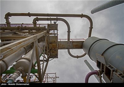 میدان نفتی مسجد سلیمان اولین و قدیمیترین میدان نفتی در خاورمیانه، در شهرستان مسجد سلیمان و در استان خوزستان واقع است. این میدان در سال ۱۲۸۷ خورشیدی توسط یک شرکت انگلیسی کشف و کار خود را آغاز نمود. از سال ۱۹۰۸ تا سال ۱۹۲۸ میلادی، تمام نفت تولیدی ایران از میدان نفتی مسجدسلیمان استخراج میگردید.