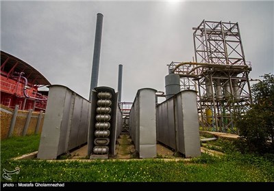 میدان نفتی مسجد سلیمان اولین و قدیمیترین میدان نفتی در خاورمیانه، در شهرستان مسجد سلیمان و در استان خوزستان واقع است. این میدان در سال ۱۲۸۷ خورشیدی توسط یک شرکت انگلیسی کشف و کار خود را آغاز نمود. از سال ۱۹۰۸ تا سال ۱۹۲۸ میلادی، تمام نفت تولیدی ایران از میدان نفتی مسجدسلیمان استخراج میگردید.