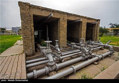 میدان نفتی مسجد سلیمان اولین و قدیمیترین میدان نفتی در خاورمیانه، در شهرستان مسجد سلیمان و در استان خوزستان واقع است. این میدان در سال ۱۲۸۷ خورشیدی توسط یک شرکت انگلیسی کشف و کار خود را آغاز نمود. از سال ۱۹۰۸ تا سال ۱۹۲۸ میلادی، تمام نفت تولیدی ایران از میدان نفتی مسجدسلیمان استخراج میگردید.