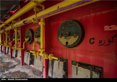 میدان نفتی مسجد سلیمان اولین و قدیمیترین میدان نفتی در خاورمیانه، در شهرستان مسجد سلیمان و در استان خوزستان واقع است. این میدان در سال ۱۲۸۷ خورشیدی توسط یک شرکت انگلیسی کشف و کار خود را آغاز نمود. از سال ۱۹۰۸ تا سال ۱۹۲۸ میلادی، تمام نفت تولیدی ایران از میدان نفتی مسجدسلیمان استخراج میگردید.