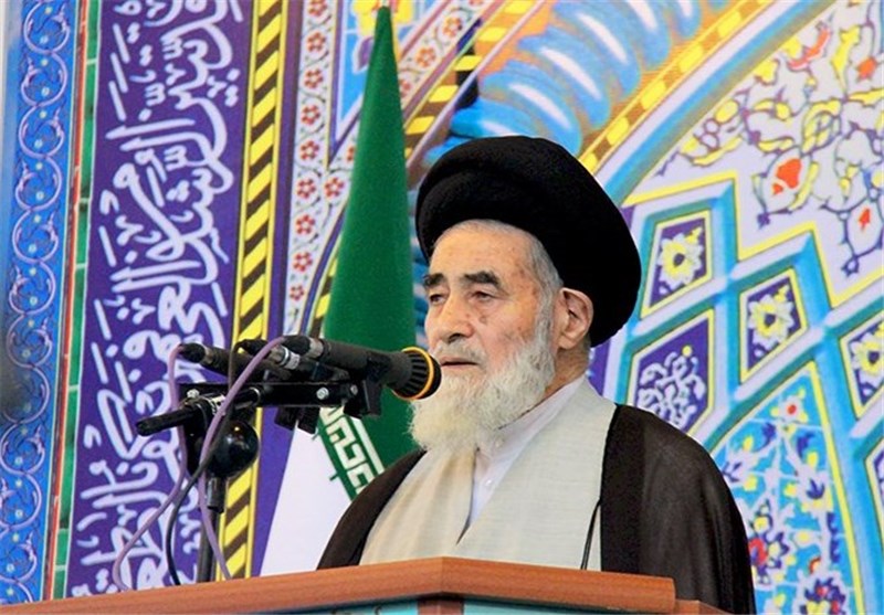 آمریکا برای از بین بردن انقلاب اسلامی همچون یک &quot;دزد&quot; عمل می‌کند