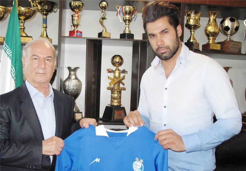 Mohsen Forouza Joins Iran&apos;s Esteghlal Football Team