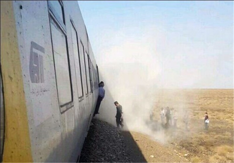 قطار مسافربری در خطوط راه‌آهن سمنان از ریل خارج شد