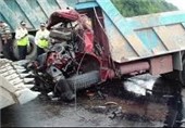 تصادف مرگبار کامیون با پراید در کردستان/ 4 نفر کشته و زخمی شدند