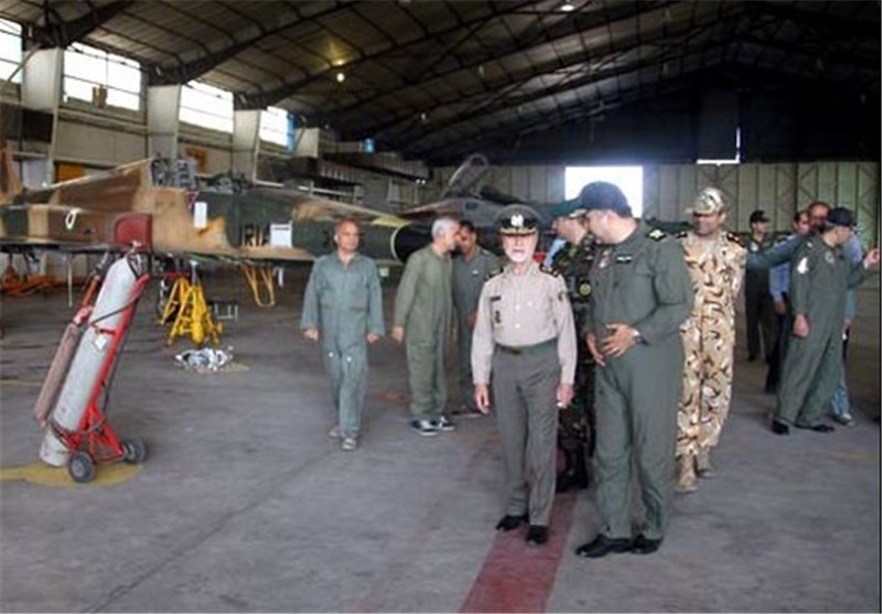 سرلشکر صالحی از پایگاه نیروی هوایی ارتش در شمال غرب بازدید کرد