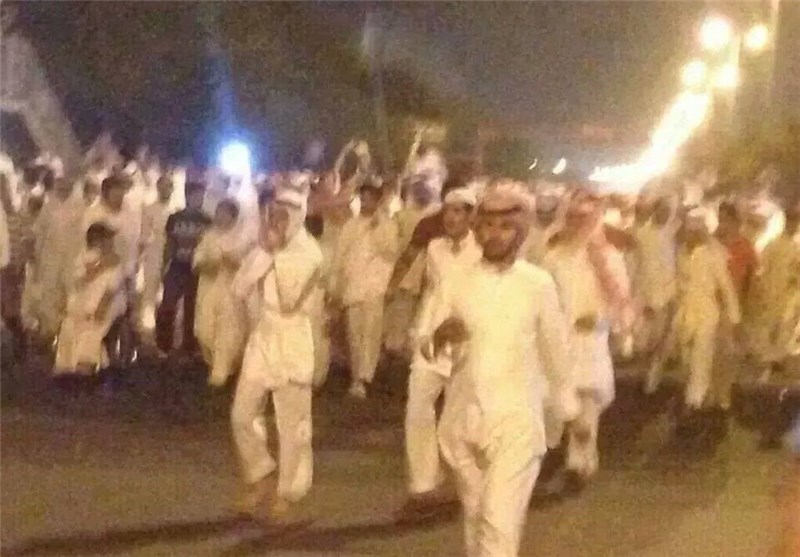 &quot;ثوار الجزیرة&quot; یتظاهرون ضد آل سعود ویحتجون على قمع الحریات وتسلّط العائلة الحاکمة على مقدرات الشعب + صور
