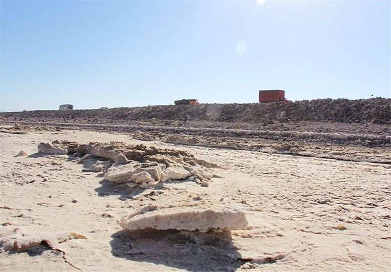 پروژه‌های احیای دریاچه ارومیه بعد از ابلاغ اعتبار عقد قراداد می‌شوند