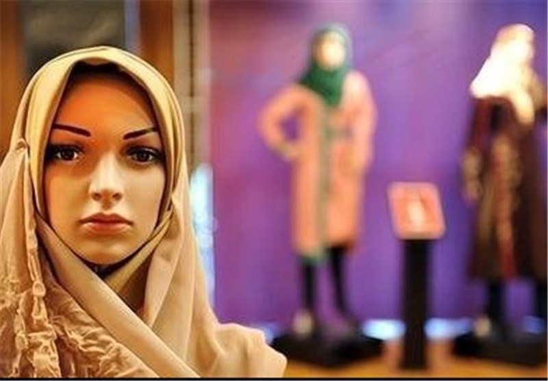 برپایی نمایشگاه پوشاک اسلامی - ایرانی به مناسبت دهه مبارک فجر در قزوین