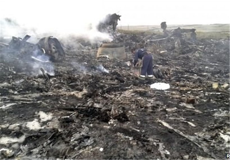 Ukraine Forces Battle for MH17 Crash Site