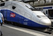 برخورد 2 قطار در فرانسه دهها زخمی برجا گذاشت