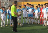 تشکیل انجمن‌های اولیا و مربیان در مدارس فوتبال اجباری شود