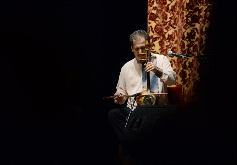 اردشیر کامکار و نواختنِ «ژان» برای همدردی با زلزله زدگان کرمانشاه + صوت