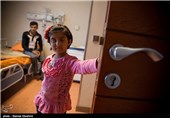 شوخان دختر 6 ساله ای که بینایی خود را به دلیل حساسیت دارویی از دست داده بود، توسط دکتر حسن قاضی زاده هاشمی وزیر بهداشت مورد عمل پیوند قرار گرفت و بینایی خود را بدست آورد . او اکنون می‌تواند اطرافیان خود را ببیند و رنگ‌ها را تشخیص دهد