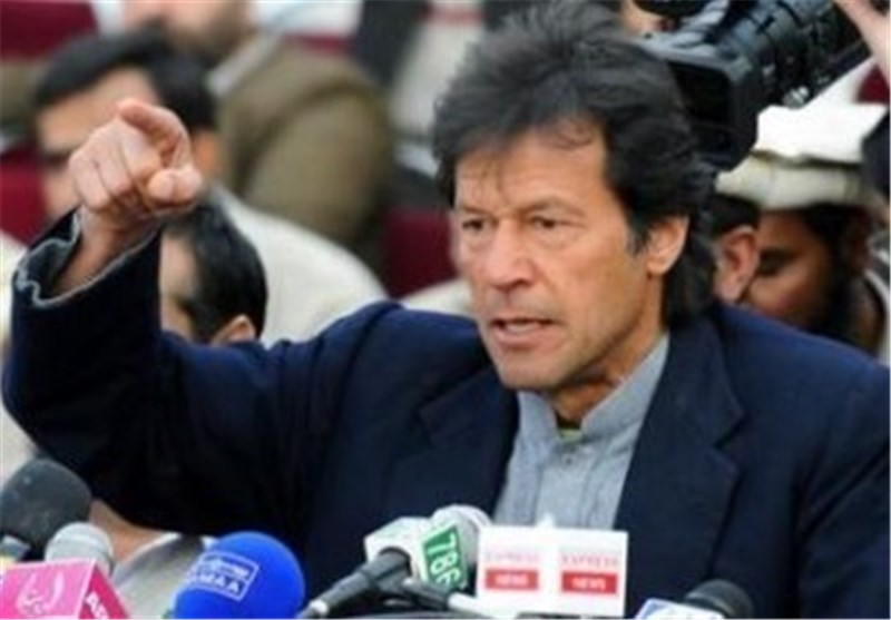 Pakistani Cricket Hero&apos;s Party Quits Parliament