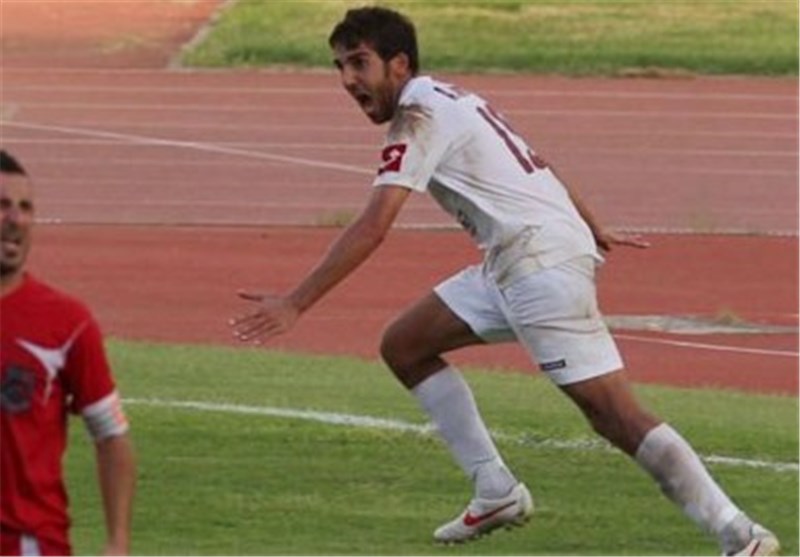 Zob Ahan Signs Lebanese Int&apos;l Defender Ali Hamam