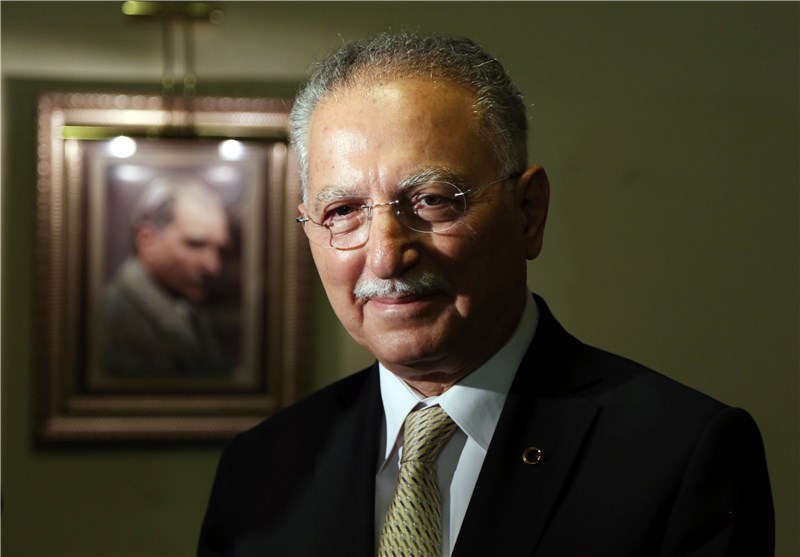 احسان‌اوغلو؛ مسلمانی سکولار