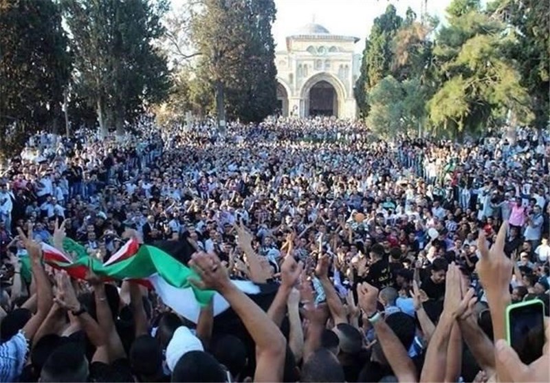 40 هزار فلسطینی نماز جمعه را در مسجدالاقصی به جا آوردند/ فسطین اشغالی صحنه درگیری نظامیان اسرائیلی با جوانان فلسطینی