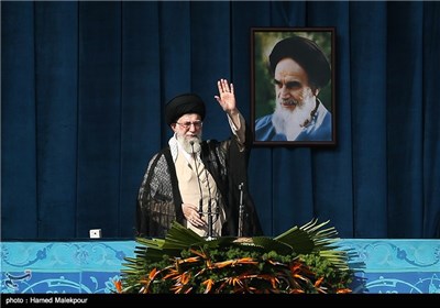 مقام معظم رهبری در پایان خطبه های نماز عید سعید فطر-مصلی تهران