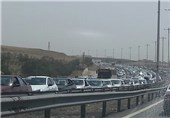 ترافیک نیمه سنگین در محورهای اصفهان- شیراز و اصفهان - کاشان