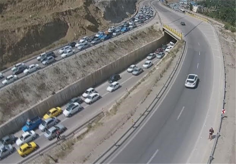 لاین شمال آزاد راه تهران - شمال مسدود است/ترافیک روان در محورهای مواصلاتی مازندران
