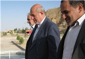 وزیر نیرو از طرح فاضلاب شهری خرمدره بازدید کرد