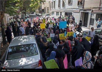 تجمع اطفال طهران امام مقر الیونسیف